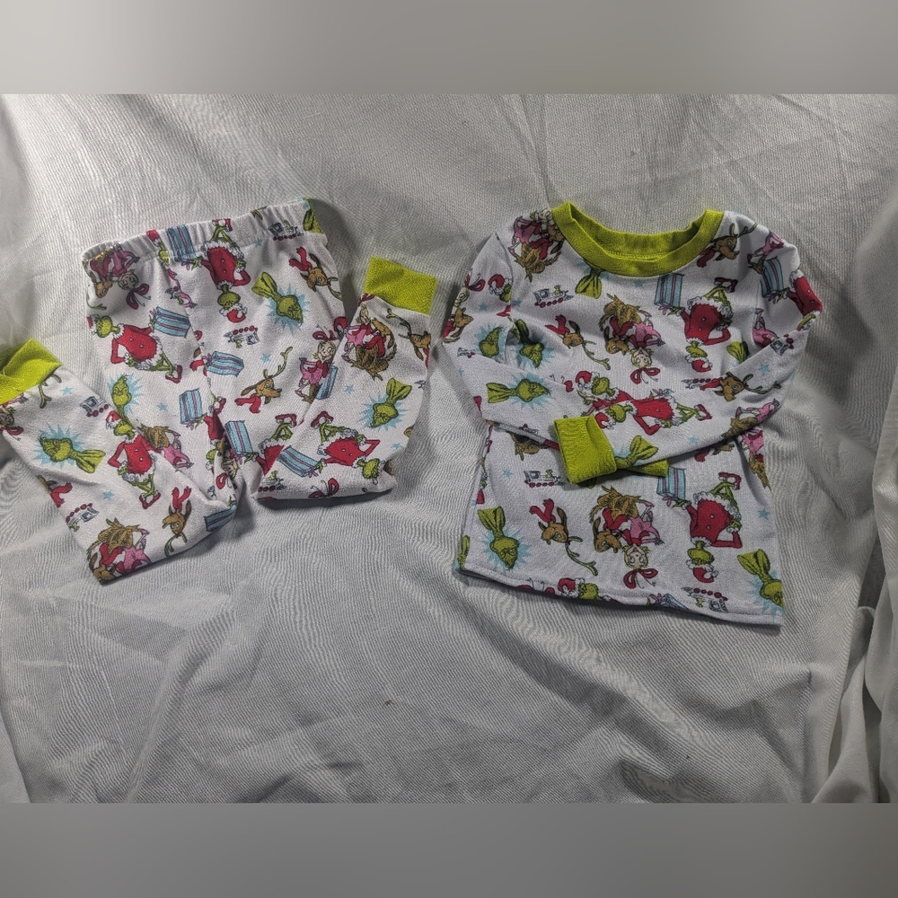 Adorable Kids Pajama Set with The Grinch Cindy Lou & Max